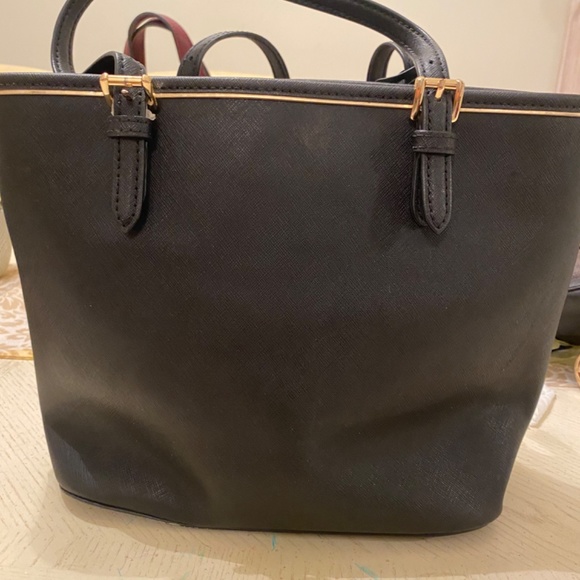 MK purse - Picture 2 of 3